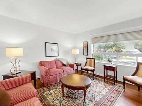 Photo 4 at 53 Vauxhall Drive, Dorset Park, Toronto