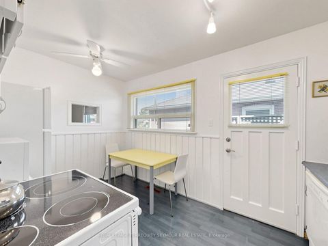 Photo 11 at 53 Vauxhall Drive, Dorset Park, Toronto