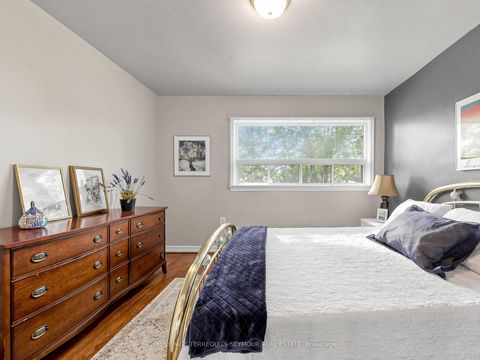 Photo 12 at 53 Vauxhall Drive, Dorset Park, Toronto