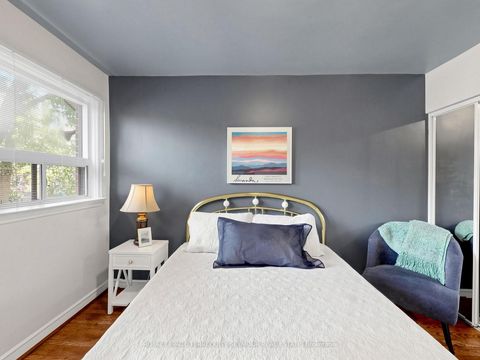 Photo 14 at 53 Vauxhall Drive, Dorset Park, Toronto