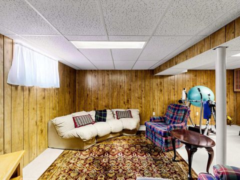 Photo 19 at 53 Vauxhall Drive, Dorset Park, Toronto