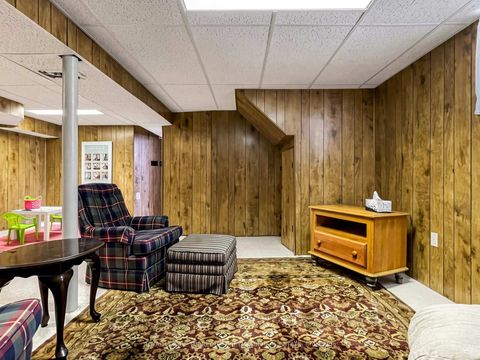 Photo 21 at 53 Vauxhall Drive, Dorset Park, Toronto