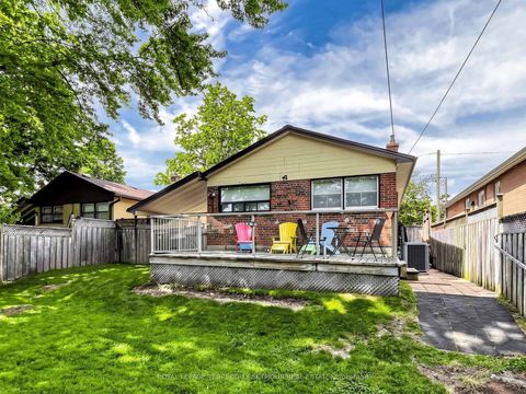 Photo 31 at 53 Vauxhall Drive, Dorset Park, Toronto