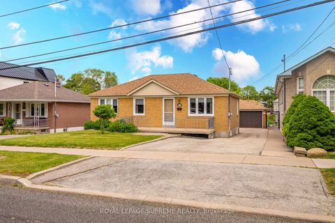 Photo 2 at 376 Rustic Road, Maple Leaf, Toronto