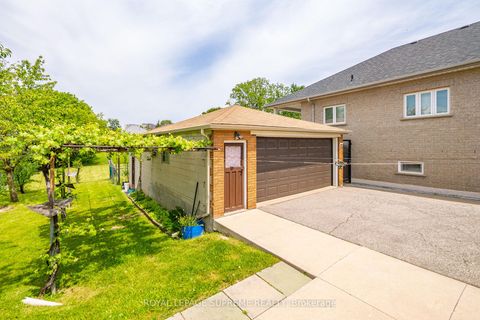 Photo 43 at 376 Rustic Road, Maple Leaf, Toronto
