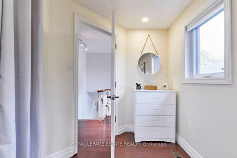 Photo 34 at 10 Queensgrove Road, Cliffside, Toronto