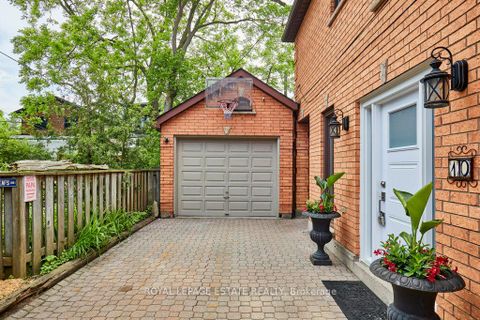 Photo 35 at 10 Queensgrove Road, Cliffside, Toronto