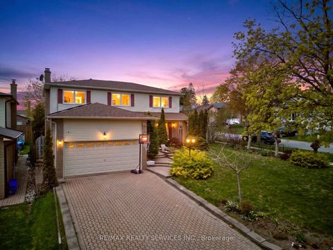 Photo 1 at 2 Dunbar Drive, Blue Grass Meadows, Whitby