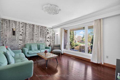 Photo 7 at 2 Dunbar Drive, Blue Grass Meadows, Whitby