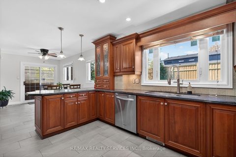 Photo 12 at 2 Dunbar Drive, Blue Grass Meadows, Whitby