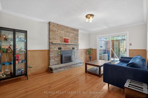Photo 14 at 2 Dunbar Drive, Blue Grass Meadows, Whitby
