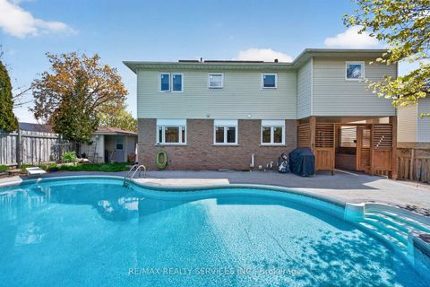 Photo 18 at 2 Dunbar Drive, Blue Grass Meadows, Whitby