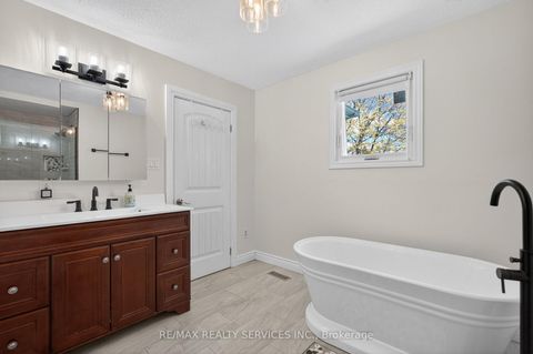 Photo 25 at 2 Dunbar Drive, Blue Grass Meadows, Whitby