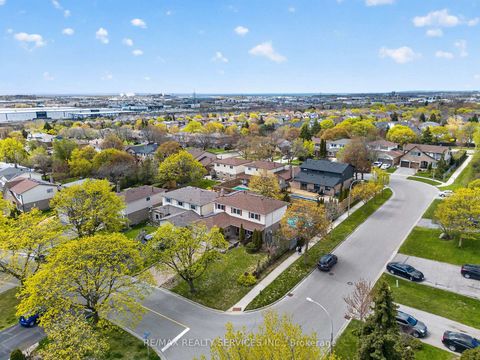 Photo 41 at 2 Dunbar Drive, Blue Grass Meadows, Whitby