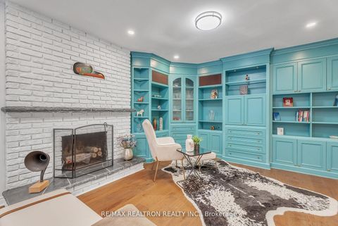 Photo 7 at 47 Robinter Drive, Newtonbrook East, Toronto