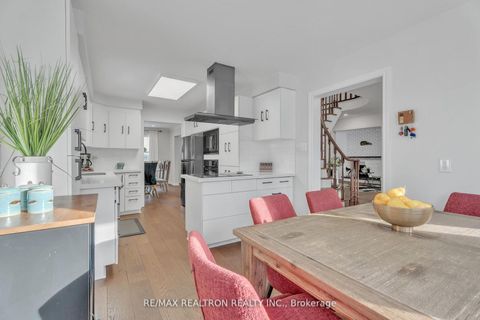 Photo 9 at 47 Robinter Drive, Newtonbrook East, Toronto