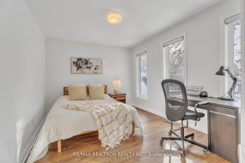 Photo 25 at 47 Robinter Drive, Newtonbrook East, Toronto
