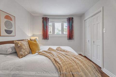 Photo 33 at 47 Robinter Drive, Newtonbrook East, Toronto