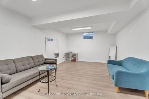 Photo 37 at 47 Robinter Drive, Newtonbrook East, Toronto