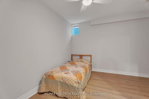 Photo 38 at 47 Robinter Drive, Newtonbrook East, Toronto