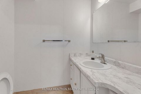 Photo 41 at 47 Robinter Drive, Newtonbrook East, Toronto