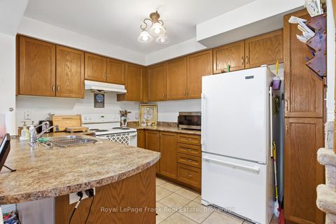 Photo 8 at 31 Linnell Street, Central East, Ajax