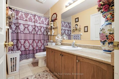 Photo 15 at 31 Linnell Street, Central East, Ajax