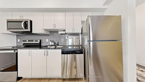 Photo 13 at 408 - 10 Culinary Lane, Rural Barrie Southeast, Barrie
