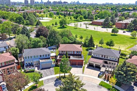 Photo 3 at 38 Elmartin Drive, Steeles, Toronto