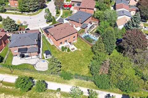 Photo 4 at 38 Elmartin Drive, Steeles, Toronto