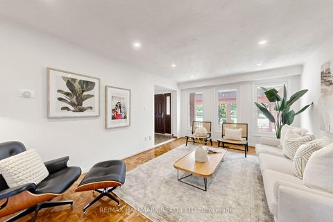 Photo 9 at 38 Elmartin Drive, Steeles, Toronto