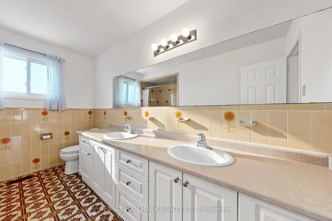 Photo 39 at 38 Elmartin Drive, Steeles, Toronto