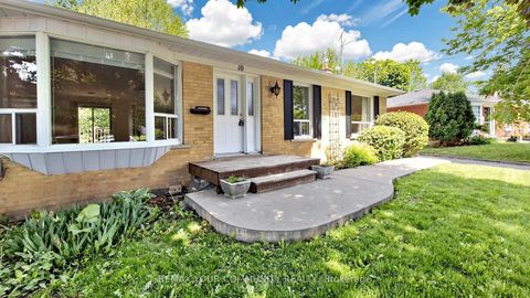 Photo 1 at 10 Winlaw Place, Old Markham Village, Markham