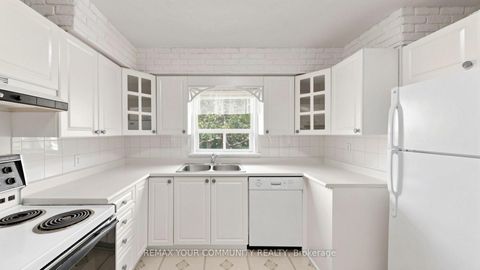 Photo 11 at 10 Winlaw Place, Old Markham Village, Markham