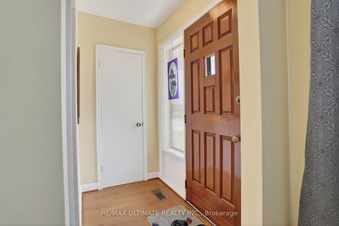 Photo 2 at 122 Nelson Street, Woburn, Toronto