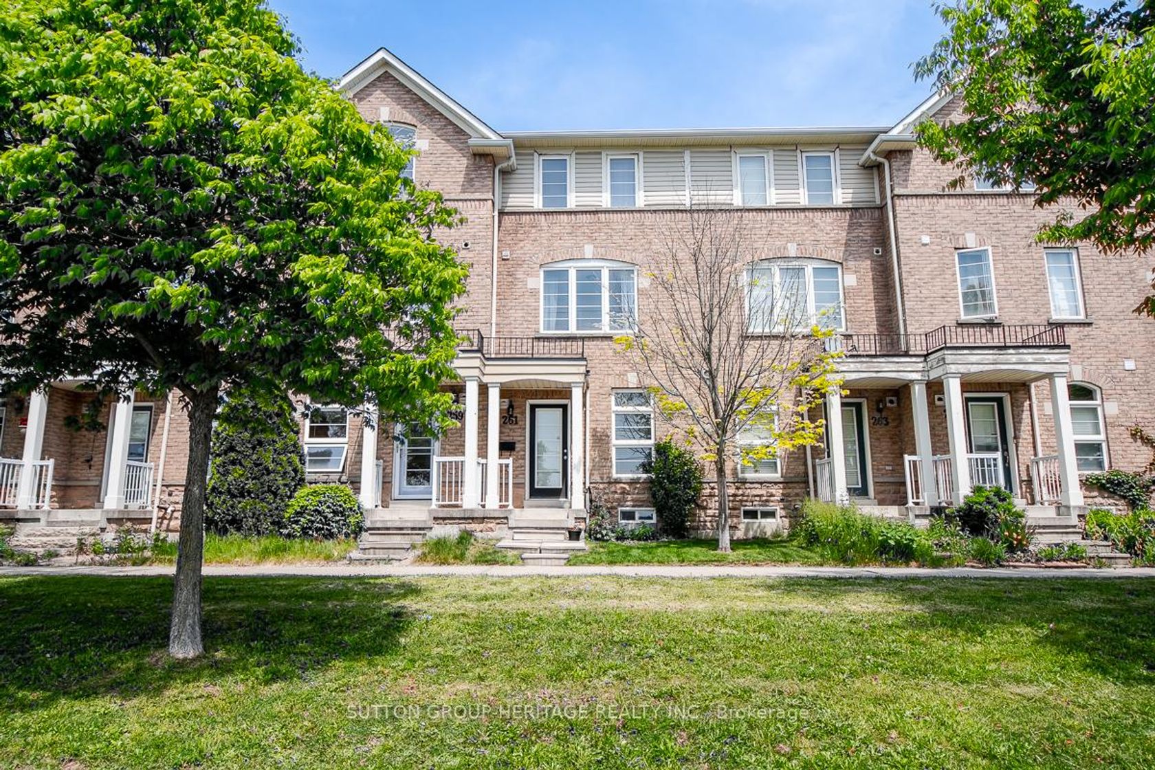 261 Monarch Avenue, South West, Ajax 