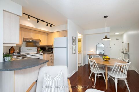 Photo 7 at 814 - 1 Rean Drive, Bayview Village, Toronto