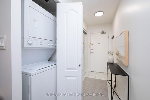 Photo 15 at 814 - 1 Rean Drive, Bayview Village, Toronto