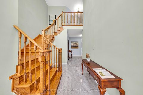 Photo 3 at 40 Ann Louise Crescent, Cedarwood, Markham
