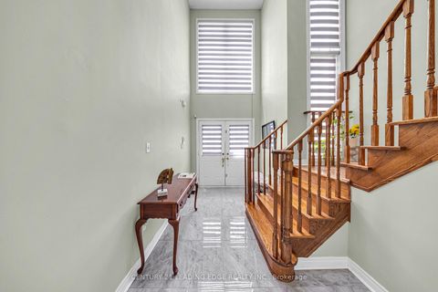 Photo 4 at 40 Ann Louise Crescent, Cedarwood, Markham