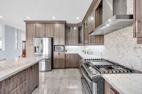 Photo 13 at 40 Ann Louise Crescent, Cedarwood, Markham
