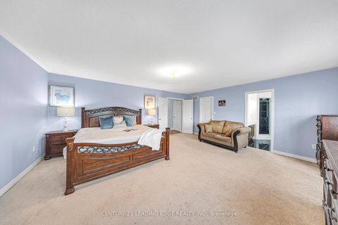 Photo 16 at 40 Ann Louise Crescent, Cedarwood, Markham