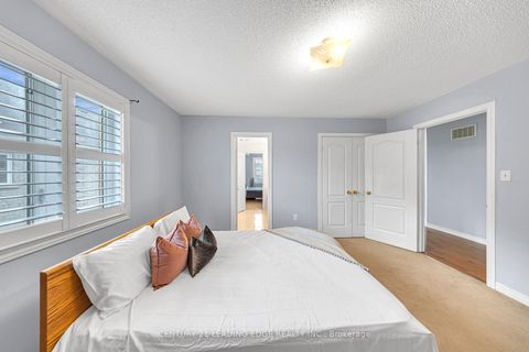 Photo 26 at 40 Ann Louise Crescent, Cedarwood, Markham