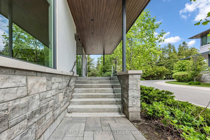 Photo 4 at 14 - 10 MAPLE GROVE Drive, MO Morrison, Oakville