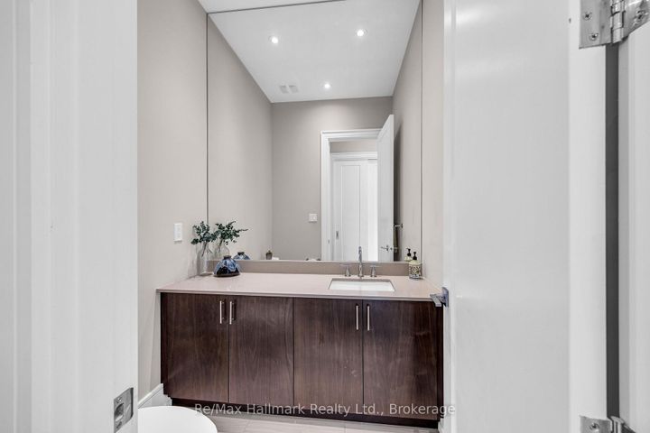 Photo 17 at 14 - 10 MAPLE GROVE Drive, MO Morrison, Oakville