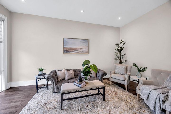 Photo 18 at 14 - 10 MAPLE GROVE Drive, MO Morrison, Oakville