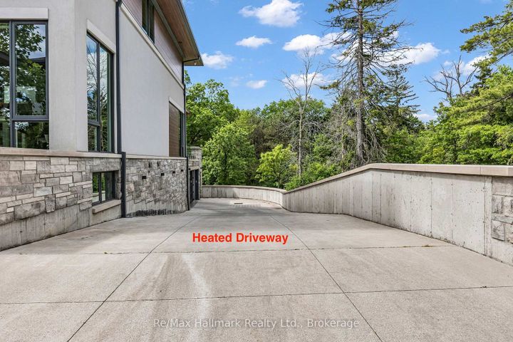 Photo 40 at 14 - 10 MAPLE GROVE Drive, MO Morrison, Oakville