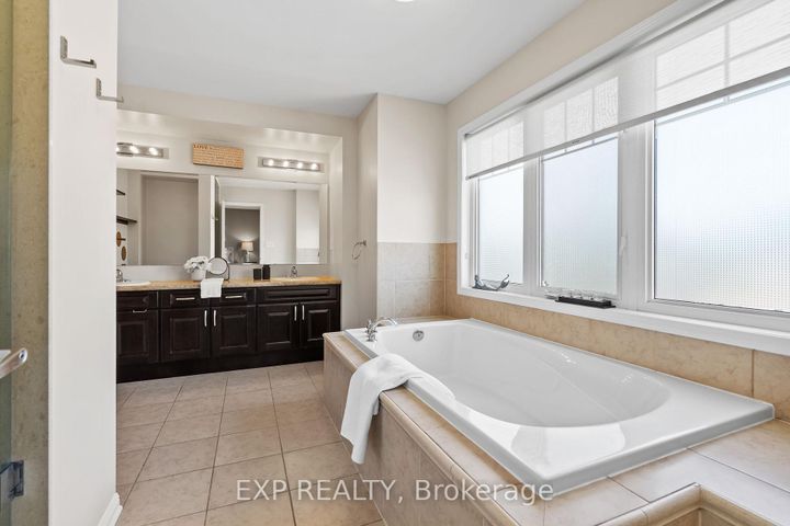 Photo 20 at 28 Ohara Lane, Meadowlands, Hamilton