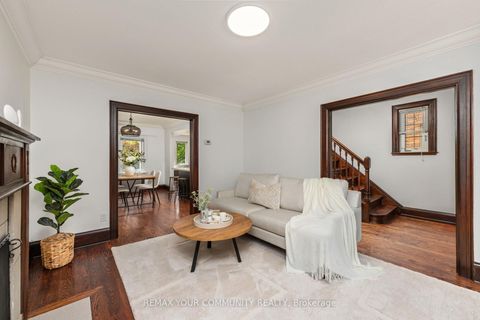 Photo 3 at 236 Ellis Avenue, Swansea, Toronto