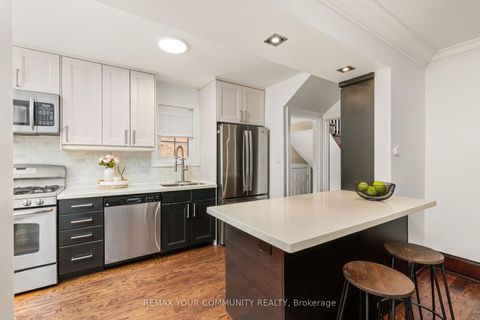 Photo 10 at 236 Ellis Avenue, Swansea, Toronto
